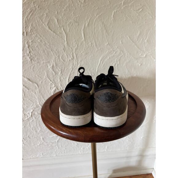 NIKE Air Jordan 1 Low OG 'Mocha' Sneakers Size 7 - Picture 6 of 11